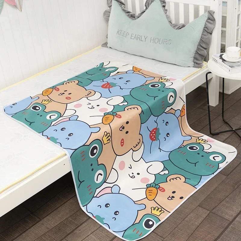 Newborn Cartoon Urine Pad Port – обзор и цена Diaper Changing Mat